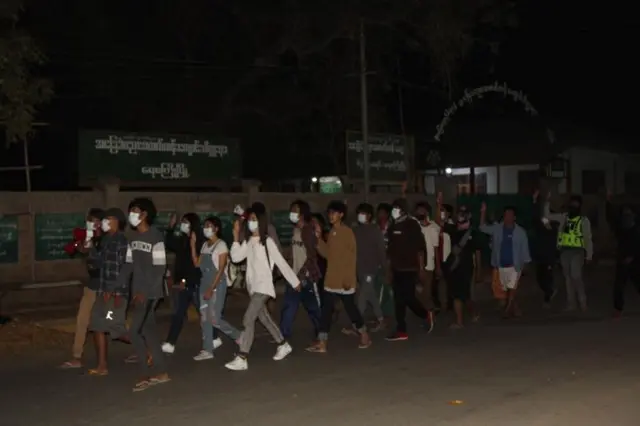 ရေစကြို လူငယ်တွေရဲ့အရုဏ်ဦးသပိတ်