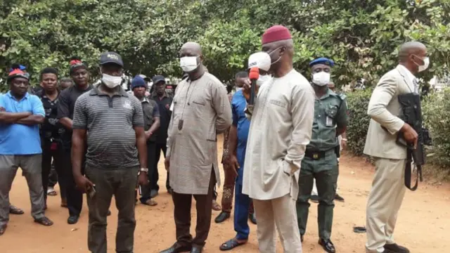 Osote Gọvanọ Abia, Ude Okochukwu