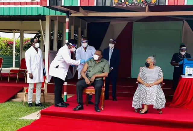 Uhuru Kenyatta leo ameongoza maafisa wakuu wa serikali kupokea chanjo ya corona