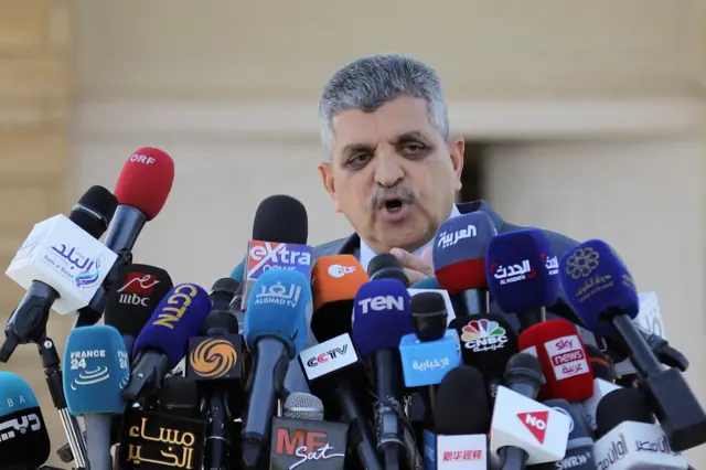 رئيس هيئة قناة السويس