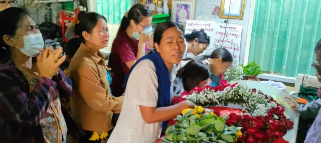 မတ်လ ၂၇ ရက် ဖက်ဆစ်တော်လှန်ရေးနေ့ က မန္တလေး မှာ စစ်ကောင်စီတပ်က ပစ်လို့ သေဆုံးခဲ့တဲ့ ဗိသုကာဘွဲ့ရ ကိုကျော်ဝင်းမောင်ရဲ့ နာရေး။