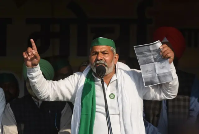 होली पर किसान कृषि क़ानूनों की प्रतियां जलाएंगे, रंग की जगह मिट्टी का टीका लगाएंगे