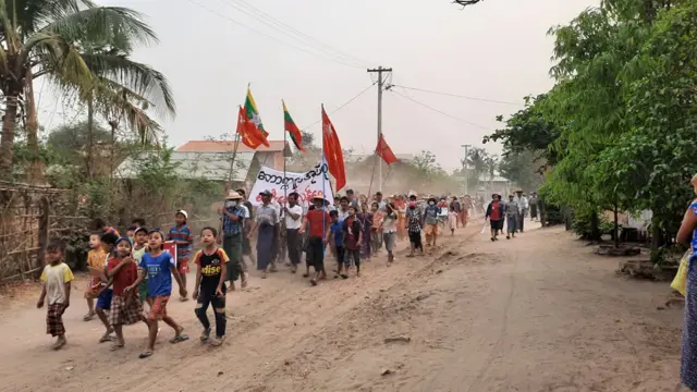 စစ်ကိုင်း ကန့်ဘလူက စစ်အာဏာသိမ်းဆန့်ကျင် ဆန္ဒပြပွဲ