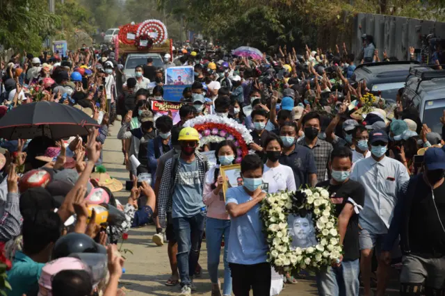 ကလေးမြို့ မတ်လ ၂ ရက် ပစ်ခတ်မှုကြောင့် သေဆုံးသူရဲ့ စျာပန စက်မှုသုသာန်မှာ ပြုလုပ်