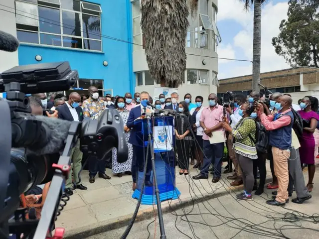 Mwakilishi wa Umoja wa mataifa akizungumza katika hafla ya utoaji wa chanjo katika hospitali ya kitaifa ya  Kenyatta jijini Nairobi