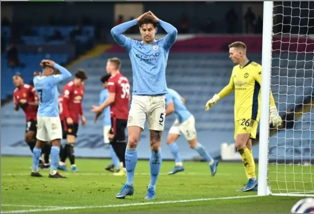 Manchester blue na red