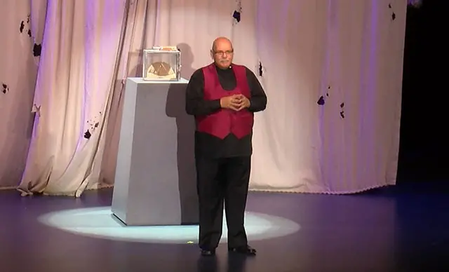 Kalp krizi geçiren oyuncu Rasim Öztekin'in hayati tehlikesinin bulunduğu ve durumunun ciddiyetini koruduğu açıklandı