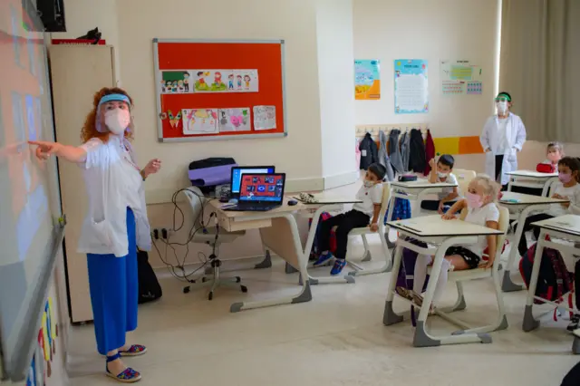 Bakan Selçuk: "2 Temmuz’a kadar okullar açık, ara tatil yok"