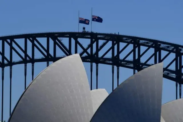 Calanka ayaa hoos loo dhigay magaalada Sydney ee Australia