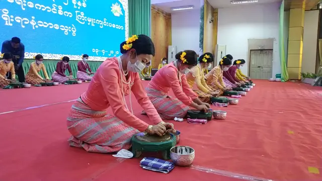 ပြည်နယ်စီမံအုပ်ချုပ်ရေးကောင်စီက ဦးစီးတဲ့ ရခိုင်ရိုးရာနံ့သာသွေးပွဲ