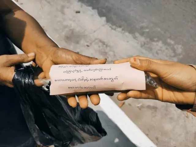 မန္တလေး မြတောင်သပိတ်လူငယ်တွေရဲ့ တရော်ကင်ပွန်းသပိတ်