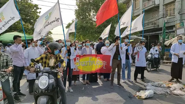ဆန္ဒပြပွဲ စတင်ပြီး မကြာခင် ဖြိုခွင်းခံခဲ့ရ