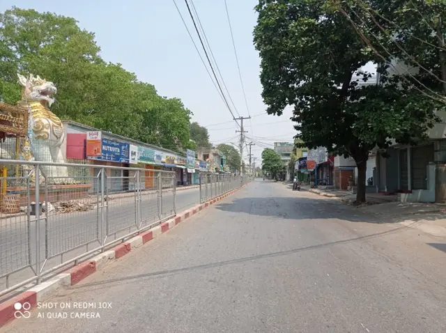 ပစ်ခတ်မှုတွေကြောင့် လူမရှိသလောက် ရှင်းလင်းနေတဲ့မြင်းခြံမြို့ရဲ့ ဒီကနေ့မြင်ကွင်း