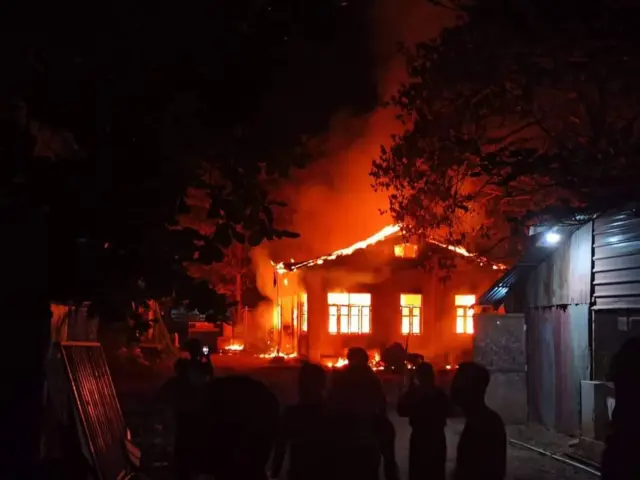မုံရွာ အောင်ချမ်းသာရပ်ကွက်ရုံး
