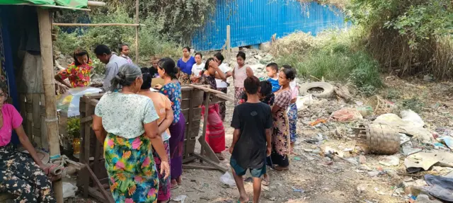 ကျူးကျော်နေအိမ်မှာနေပေမဲ့ ပရဟိတစိတ်ထက်သန်တဲ့ မောင်သေးသေးရဲ့ဈာပန