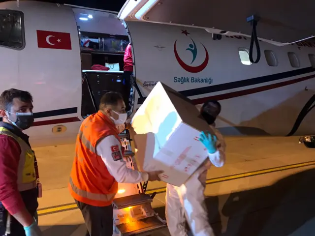 Kıbrıs'a Sinovac aşısı gönderildi