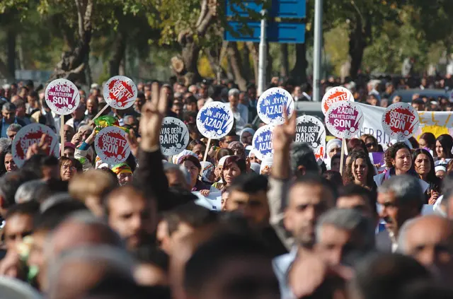 محاكمة عشرات السياسيين الأكراد في تركيا