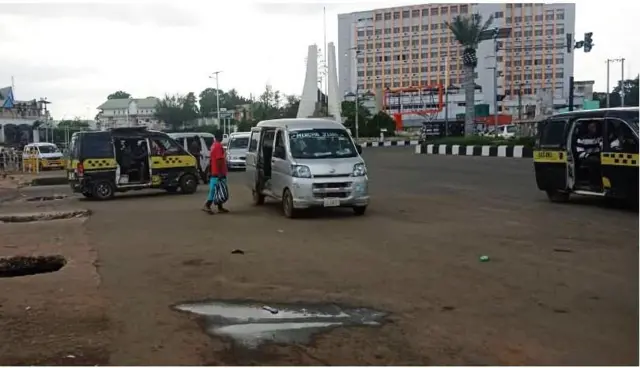 Okporoụzọ 'Bank Road' dị n'Owere