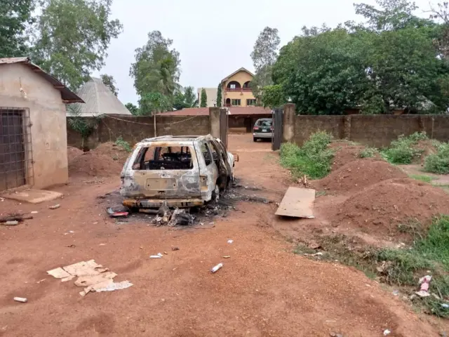 Ụlọ dibia mgbọrọọgwụ ndị omekome wakporo