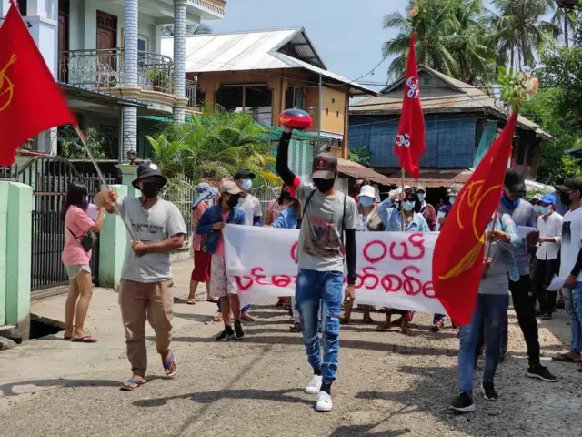 ထားဝယ်မှာ စစ်အာဏာသိမ်းတာကိုဆန့်ကျင်တဲ့ ဆန္ဒပြမှုတွေ အားကောင်းနေဆဲ