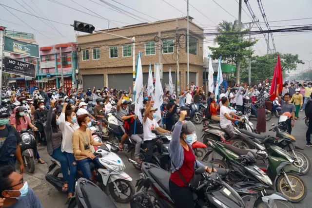 မန္တလေးတတ်သိပညာရှင်တွေနဲ့ လူမှုအဖွဲ့အစည်းတွေရဲ့သပိတ်