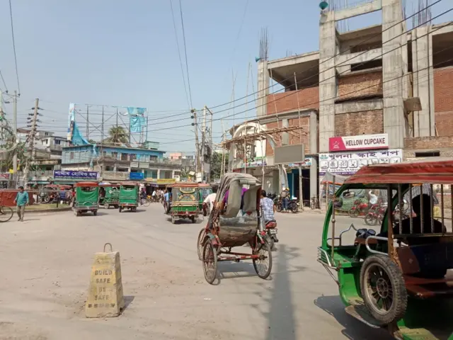 খুলনা মহানগরীর বঙ্গবন্ধু স্কয়ার