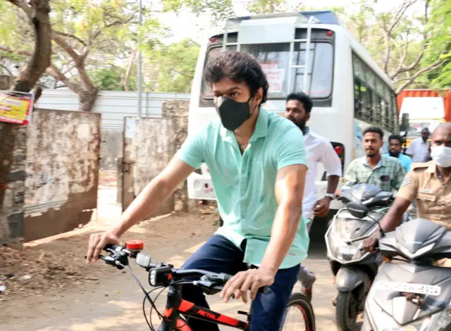 vijay in cycle