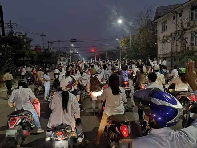 မန္တလေးကကျန်းမာရေးမိသားစုသပိတ် ဖြိုခွင်းခံရ