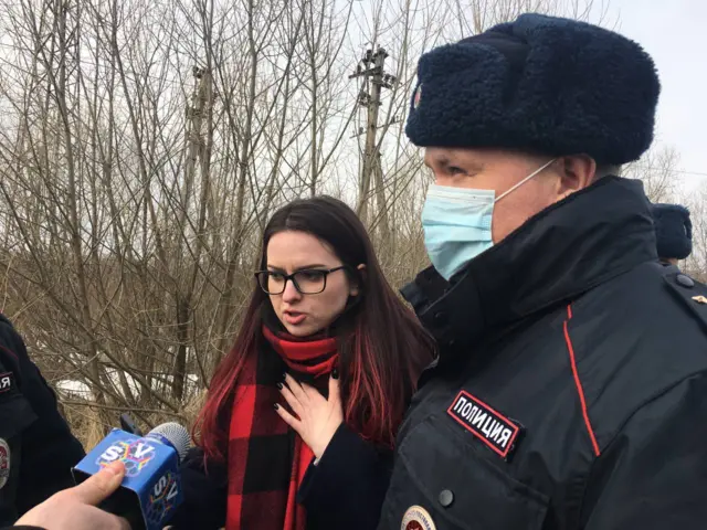 У колонии в Покрове задержали и бывшего координатора кемеровского штаба Навального Ксению Пахомову