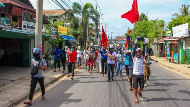 ထားဝယ် သပိတ်စစ်ကြောင်း ဖြိုခွဲခံရပေမဲ့ စုရပ်ထိ ချီတက်