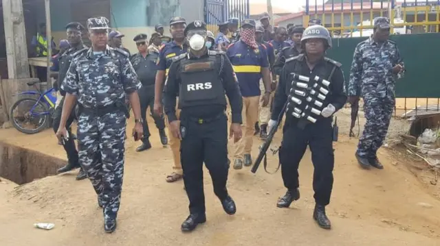 Ndị uweojii