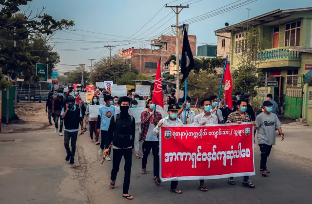 ရတနာပုံကျောင်းသူကျောင်းသားတွေရဲ့ ဒီနေ့ပြောက်ကျားသပိတ်