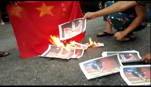 ရန်ကုန်က လူငယ်တွေ တရုတ်ဆန့်ကျင်ရေးလှုပ်ရှားမှုလုပ်