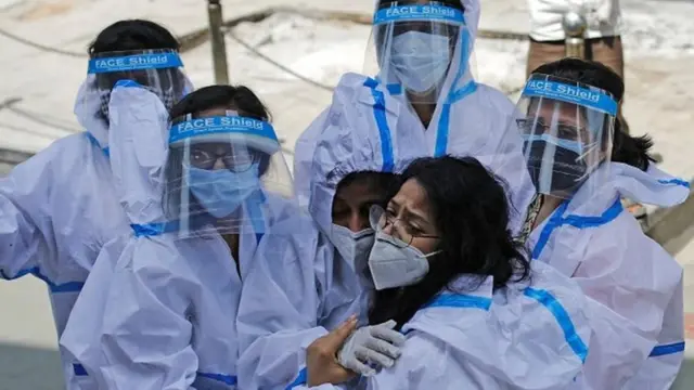 कोरोना से देश में हालात