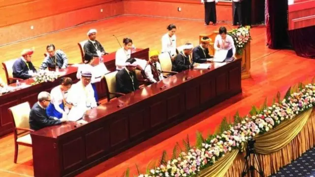 ၂၀၂၀ ခုနှစ် အတွင်းက ပြည်ထောင်စု သဘောတူစာချုပ် အစိတ်အပိုင်းကို လက်မှတ်ရေးထိုးစဥ်