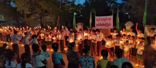 စစ်ကိုင်း ရေခါးရွာက ညသပိတ်