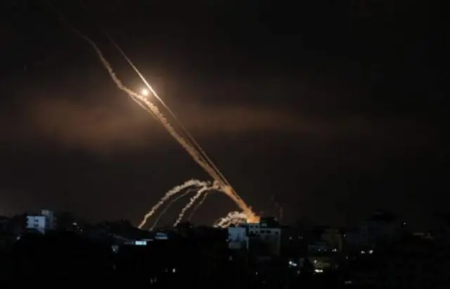 Ururka Xamaas ayaa saaka gantaallo ku riday magaalooyin ku yaalla Israa'iil
