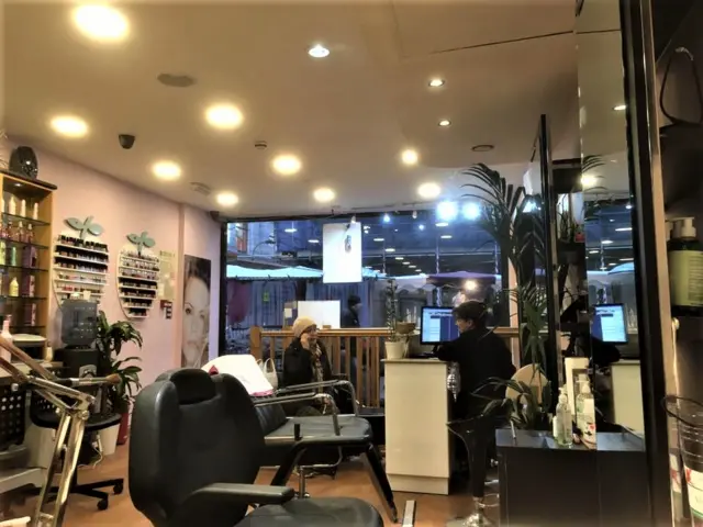 Tiệm nails