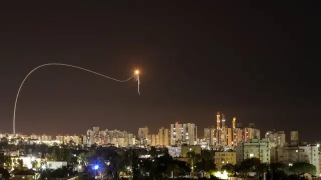 Israa'iil waxay sheegtay in 3,000 gantaal looga soo riday dhinaca Qaza