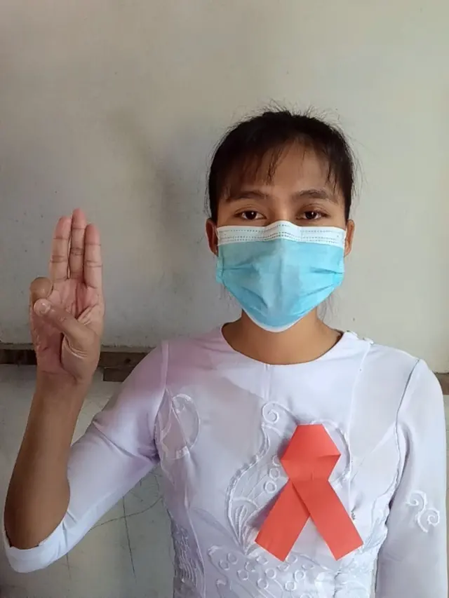 တောင်ဒဂုံမှာ အမက ၁၄ မီးလောင်မှုဖြစ်အပြီး CDM ဝင်နေတဲ့မူလတန်းပြတစ်ဦး ထိန်းသိမ်းစစ်ဆေးခံနေရ