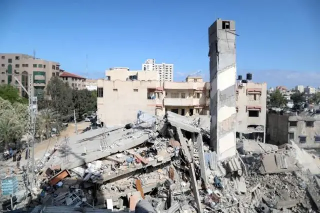 Guryo ku yaalla marinka  waxaa soo gaaray burbur kadib duqeymaha Israa'iil