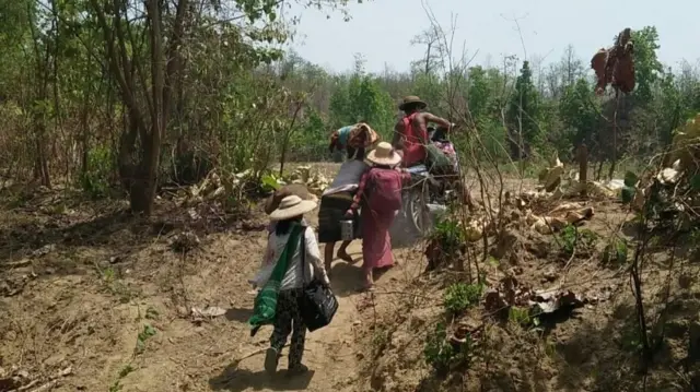အစောပိုင်းရက်က စစ်ကောင်စီတပ်တွေဝင်လို့ ဘေးလွတ်ရာပြေးခဲ့ကြရတဲ့ ကနီနယ်ခံတွေ
