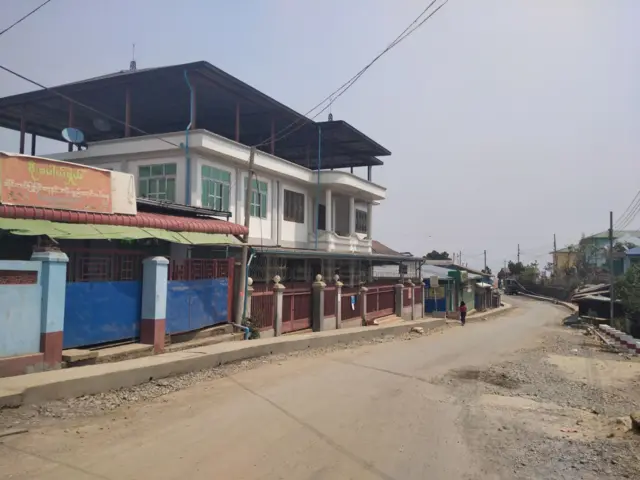 မတ်လ ၂၄ ရက်တိတ်ဆိတ်ခြင်းသပိတ်မှာ ပါဝင်နေတဲ့ ကန်ပက်လက်မြို့