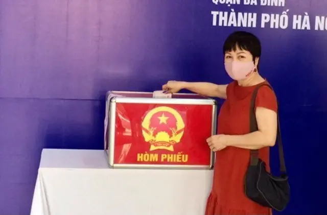 Bà Khuất Thu Hồng