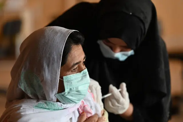 پاکستان میں متاثرین کی کل تعداد نو لاکھ سے بڑھ گئی