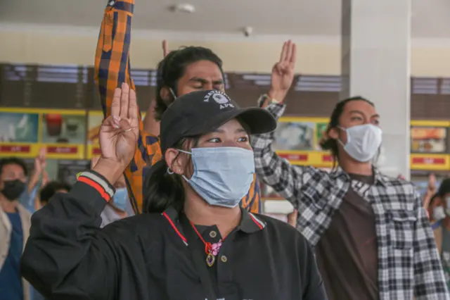 မန္တလေးက လက်ဖက်ရည်သပိတ်
