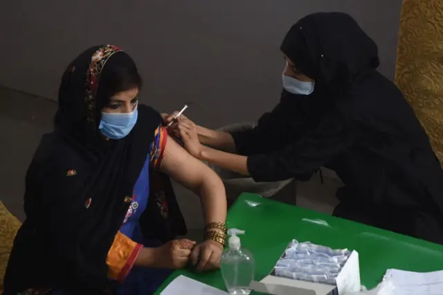 پاکستان میں ویکسینیشن