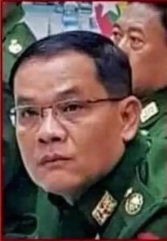 ဦးစိုးမိုးလှိုင်ဟာ ပြည်ထဲရေးဒုဝန်ကြီး  ဒုတိယဗိုလ်ချုပ်ကြီးသန်းလှိုင်ရဲ့ ညီအရင်းဖြစ်ပါတယ်။
