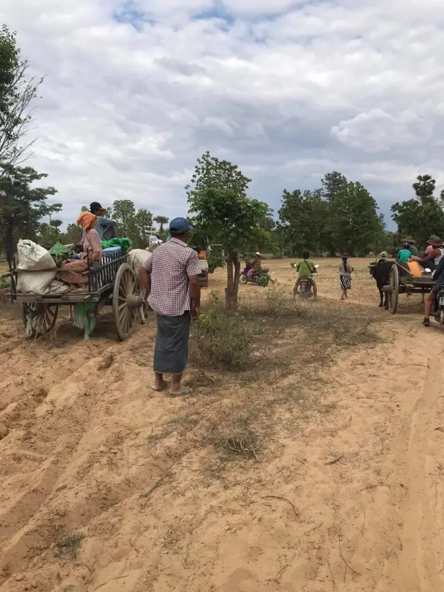 ကျေးရွာ ၂၀ ကျော်က ရွာခံတွေဟာ နေအိမ်တွေကို စွန့်ခွာပြီး တောထဲကို သွားရောက်တိမ်းရှောင်