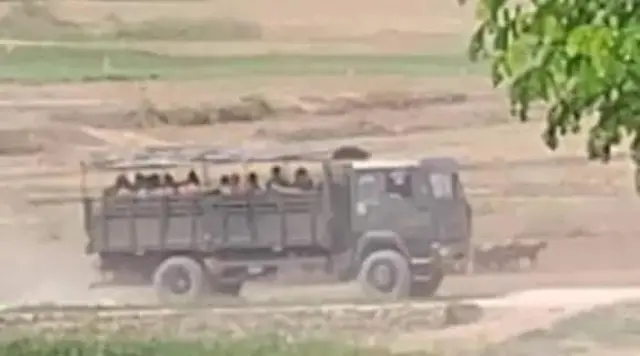 ပြီးခဲ့တဲ့ မေလ ၂၁ ရက်နေ့က ချောင်းဇင်းရွာကို စစ်ကောင်စီတပ်တွေရောက်လာခဲ့